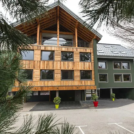 فندق Les De La Maison Rouge FRENCH ALPS